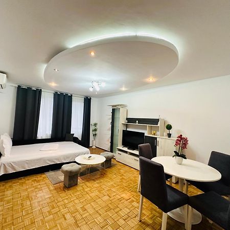 Chic Comfort 1Bdr With Landmark View - Concerthall Bukurešť Exteriér fotografie