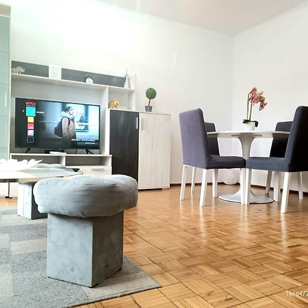 Chic Comfort 1Bdr With Landmark View - Concerthall Bukurešť Exteriér fotografie